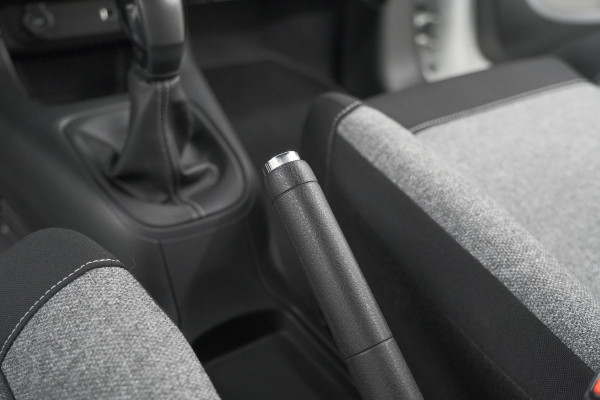 Citroën C3 PureTech 82 C-Series | Parkeersensoren | Navigatie | Climate Control | Apple Carplay Citroën C3 PureTech 82 C-Series | Parkeersensoren | Navigatie | Climate Control | Apple Carplay