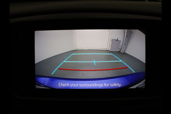 Toyota Yaris 73pk VVT-i Connect Airco | Camera | Carplay | 15" Velgen