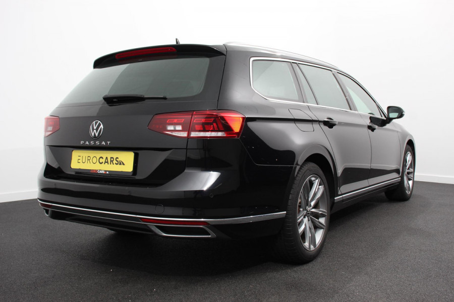 Volkswagen Passat Variant 1.5 TSI Elegance Plus Pro Automaat Volkswagen Passat Variant 1.5 TSI Elegance Plus Pro | Head Up Display | Camera | 18 Inch Lichtmetalen Velgen | Trekhaak | Virtual Cockpit | Electrische Achterklep |