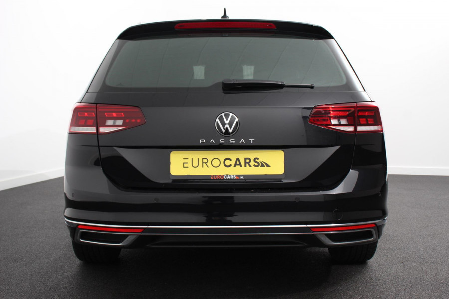 Volkswagen Passat Variant 1.5 TSI Elegance Plus Pro Automaat Volkswagen Passat Variant 1.5 TSI Elegance Plus Pro | Head Up Display | Camera | 18 Inch Lichtmetalen Velgen | Trekhaak | Virtual Cockpit | Electrische Achterklep |