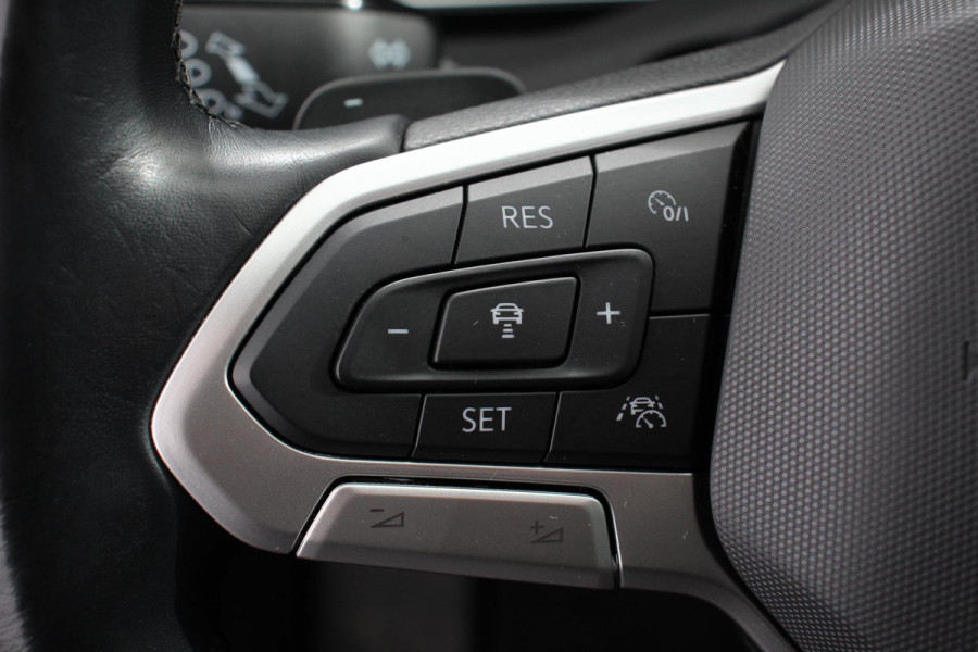 Volkswagen Passat Variant 1.5 TSI Elegance Plus Pro Automaat Volkswagen Passat Variant 1.5 TSI Elegance Plus Pro | Head Up Display | Camera | 18 Inch Lichtmetalen Velgen | Trekhaak | Virtual Cockpit | Electrische Achterklep |