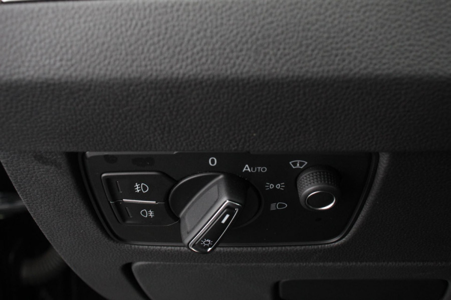 Volkswagen Passat Variant 1.5 TSI Elegance Plus Pro Automaat Volkswagen Passat Variant 1.5 TSI Elegance Plus Pro | Head Up Display | Camera | 18 Inch Lichtmetalen Velgen | Trekhaak | Virtual Cockpit | Electrische Achterklep |