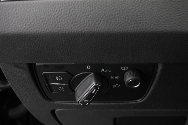 Volkswagen Passat Variant 1.5 TSI Elegance Plus Pro Automaat Volkswagen Passat Variant 1.5 TSI Elegance Plus Pro | Head Up Display | Camera | 18 Inch Lichtmetalen Velgen | Trekhaak | Virtual Cockpit | Electrische Achterklep |