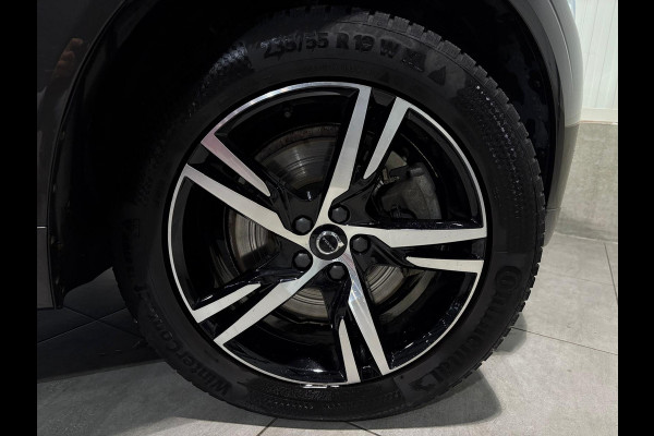 Volvo XC60 T6 AWD Aut. R-Design Trekhaak Parkeercamera Leder 340pk