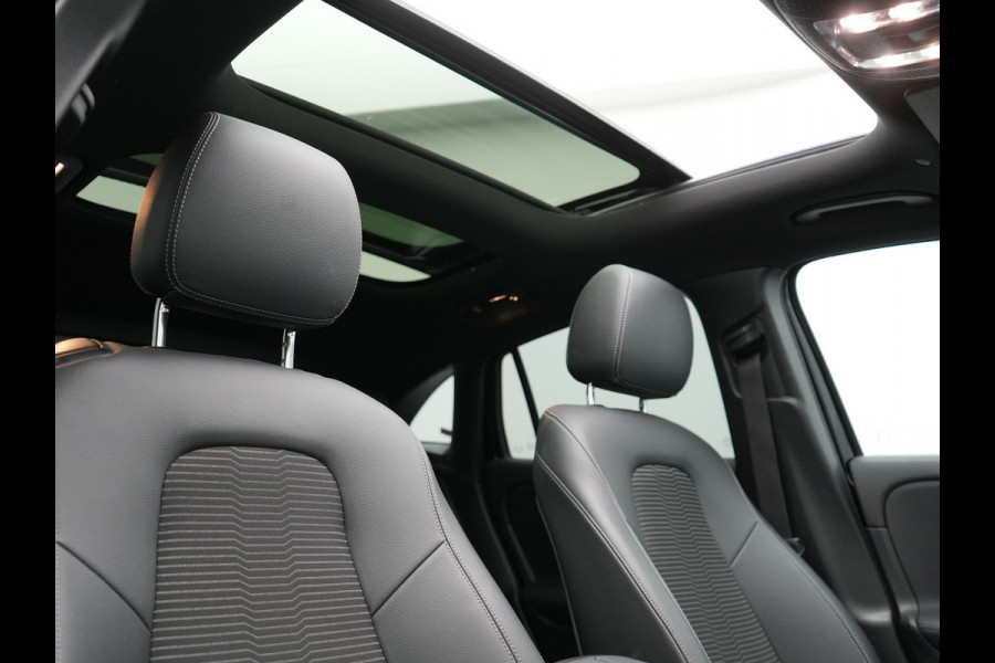 Mercedes-Benz GLA 250e Style Plug In Hybrid 218pk Dealer O.H PHEV | Panodak | Adaptive Cruise | Lederen Sportstoelen Verwarmd | Sfeerverlichting | Apple Carplay | Camera | Keyless | Blis | Navi | DAB |