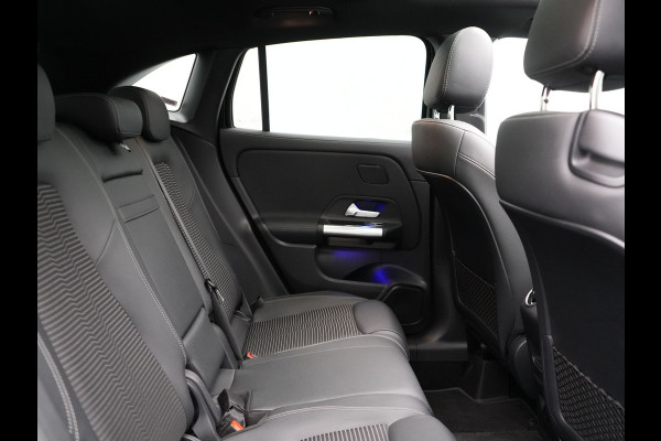 Mercedes-Benz GLA 250e Style Plug In Hybrid 218pk Dealer O.H PHEV | Panodak | Adaptive Cruise | Lederen Sportstoelen Verwarmd | Sfeerverlichting | Apple Carplay | Camera | Keyless | Blis | Navi | DAB |