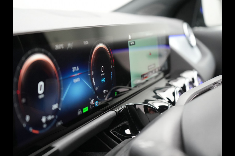 Mercedes-Benz GLA 250e Style Plug In Hybrid 218pk Dealer O.H PHEV | Panodak | Adaptive Cruise | Lederen Sportstoelen Verwarmd | Sfeerverlichting | Apple Carplay | Camera | Keyless | Blis | Navi | DAB |