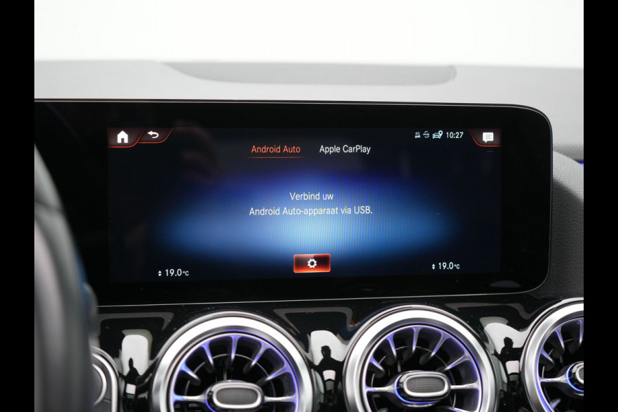 Mercedes-Benz GLA 250e Style Plug In Hybrid 218pk Dealer O.H PHEV | Panodak | Adaptive Cruise | Lederen Sportstoelen Verwarmd | Sfeerverlichting | Apple Carplay | Camera | Keyless | Blis | Navi | DAB |