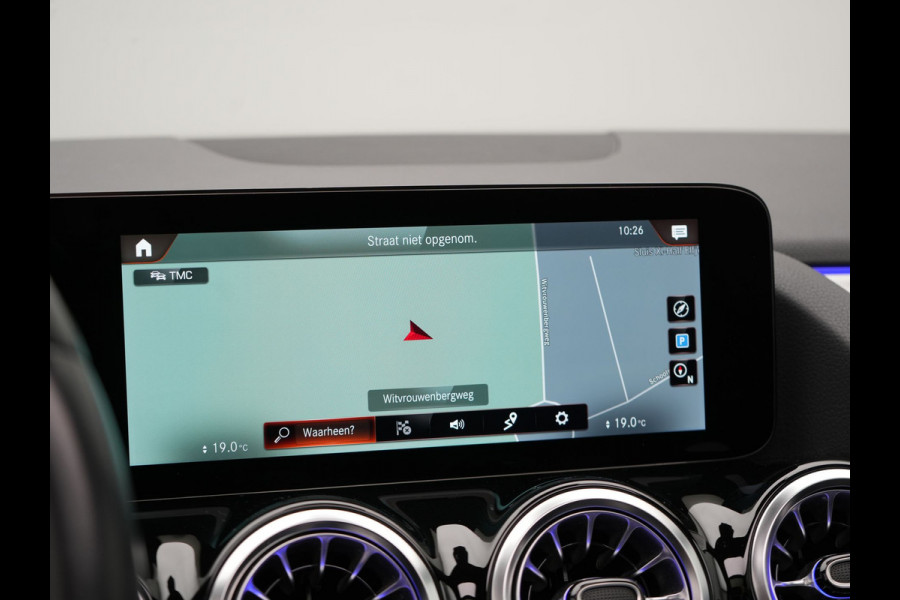 Mercedes-Benz GLA 250e Style Plug In Hybrid 218pk Dealer O.H PHEV | Panodak | Adaptive Cruise | Lederen Sportstoelen Verwarmd | Sfeerverlichting | Apple Carplay | Camera | Keyless | Blis | Navi | DAB |