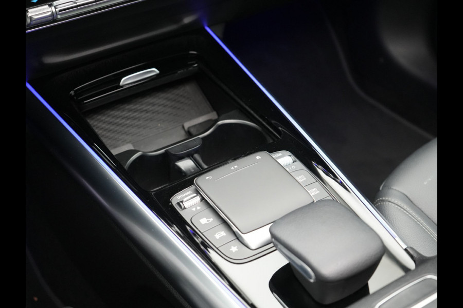 Mercedes-Benz GLA 250e Style Plug In Hybrid 218pk Dealer O.H PHEV | Panodak | Adaptive Cruise | Lederen Sportstoelen Verwarmd | Sfeerverlichting | Apple Carplay | Camera | Keyless | Blis | Navi | DAB |