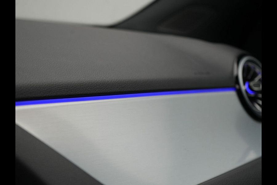 Mercedes-Benz GLA 250e Style Plug In Hybrid 218pk Dealer O.H PHEV | Panodak | Adaptive Cruise | Lederen Sportstoelen Verwarmd | Sfeerverlichting | Apple Carplay | Camera | Keyless | Blis | Navi | DAB |