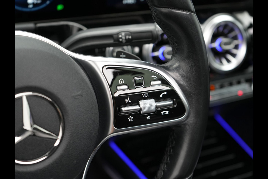 Mercedes-Benz GLA 250e Style Plug In Hybrid 218pk Dealer O.H PHEV | Panodak | Adaptive Cruise | Lederen Sportstoelen Verwarmd | Sfeerverlichting | Apple Carplay | Camera | Keyless | Blis | Navi | DAB |