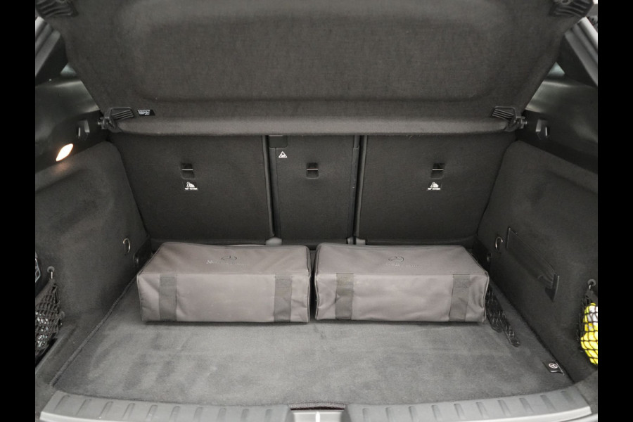 Mercedes-Benz GLA 250e Style Plug In Hybrid 218pk Dealer O.H PHEV | Panodak | Adaptive Cruise | Lederen Sportstoelen Verwarmd | Sfeerverlichting | Apple Carplay | Camera | Keyless | Blis | Navi | DAB |