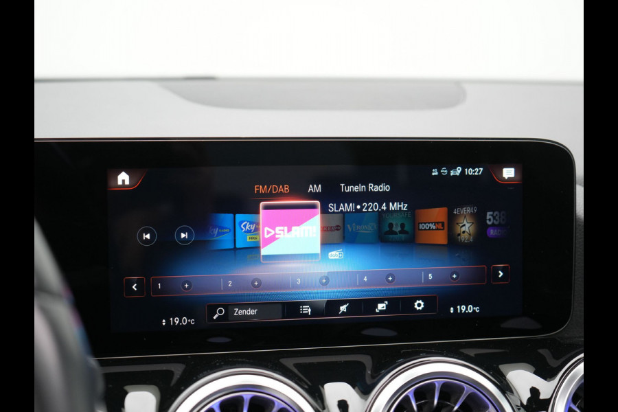Mercedes-Benz GLA 250e Style Plug In Hybrid 218pk Dealer O.H PHEV | Panodak | Adaptive Cruise | Lederen Sportstoelen Verwarmd | Sfeerverlichting | Apple Carplay | Camera | Keyless | Blis | Navi | DAB |