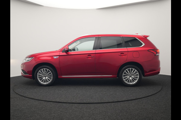 Mitsubishi Outlander 2.4 Intense Plug In Hybrid 225pk Dealer O.H PHEV | Cruise Control | Camera | Alcantara Sportstoelen Verwarmd | Keyless Entry | Navigatie | DAB |