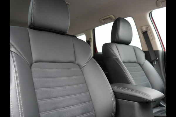 Mitsubishi Outlander 2.4 Intense Plug In Hybrid 225pk Dealer O.H PHEV | Cruise Control | Camera | Alcantara Sportstoelen Verwarmd | Keyless Entry | Navigatie | DAB |
