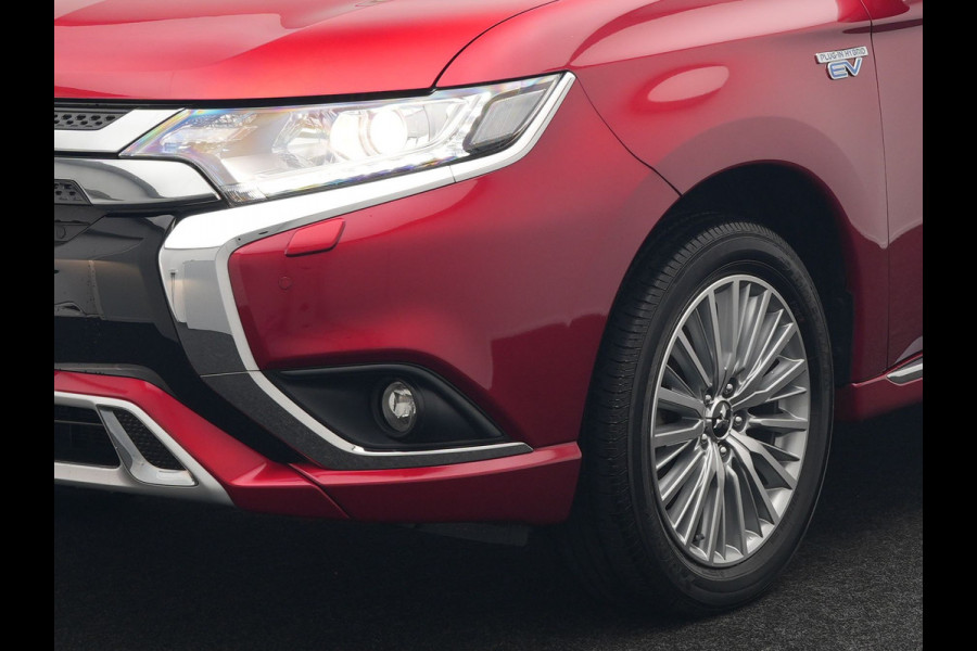 Mitsubishi Outlander 2.4 Intense Plug In Hybrid 225pk Dealer O.H PHEV | Cruise Control | Camera | Alcantara Sportstoelen Verwarmd | Keyless Entry | Navigatie | DAB |