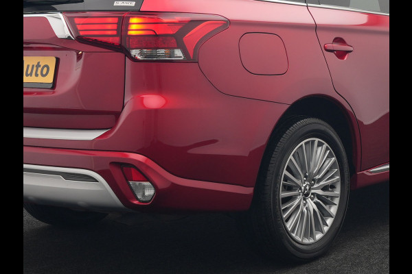 Mitsubishi Outlander 2.4 Intense Plug In Hybrid 225pk Dealer O.H PHEV | Cruise Control | Camera | Alcantara Sportstoelen Verwarmd | Keyless Entry | Navigatie | DAB |