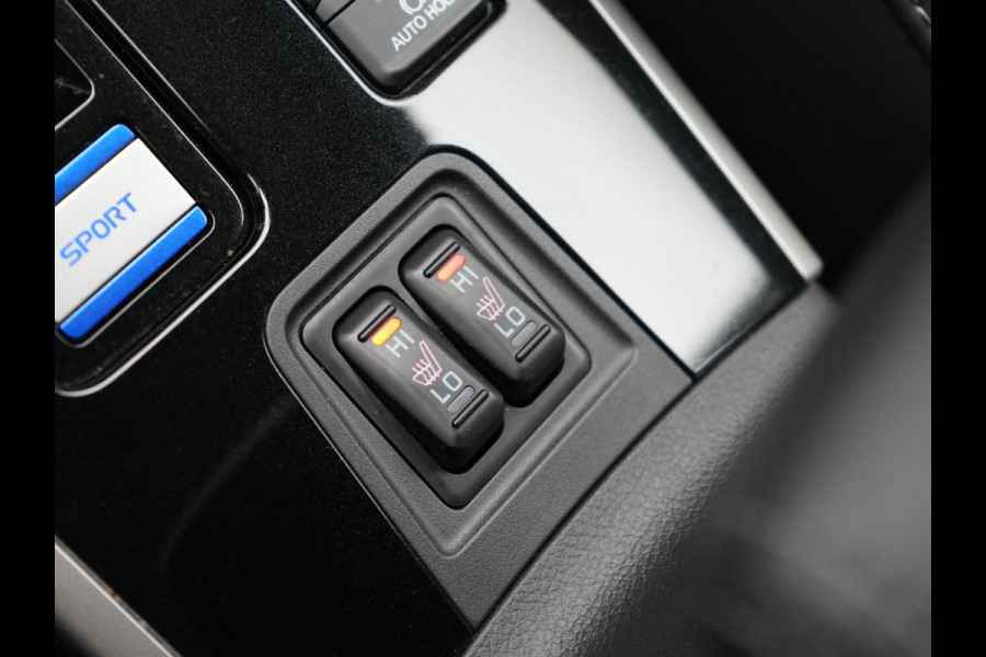 Mitsubishi Outlander 2.4 Intense Plug In Hybrid 225pk Dealer O.H PHEV | Cruise Control | Camera | Alcantara Sportstoelen Verwarmd | Keyless Entry | Navigatie | DAB |