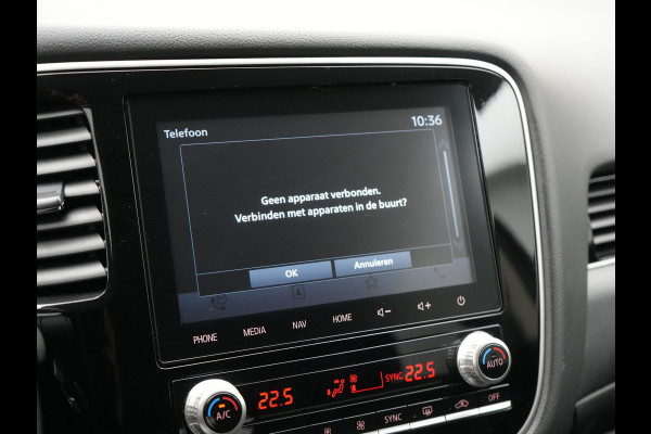 Mitsubishi Outlander 2.4 Intense Plug In Hybrid 225pk Dealer O.H PHEV | Cruise Control | Camera | Alcantara Sportstoelen Verwarmd | Keyless Entry | Navigatie | DAB |