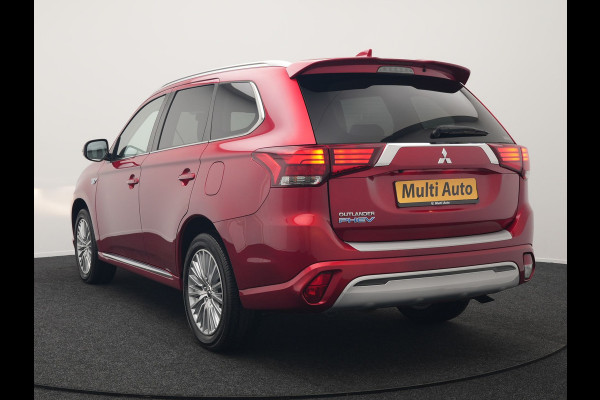 Mitsubishi Outlander 2.4 Intense Plug In Hybrid 225pk Dealer O.H PHEV | Cruise Control | Camera | Alcantara Sportstoelen Verwarmd | Keyless Entry | Navigatie | DAB |