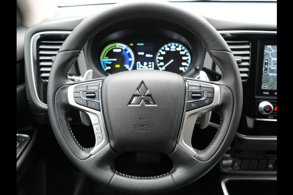 Mitsubishi Outlander 2.4 Intense Plug In Hybrid 225pk Dealer O.H PHEV | Cruise Control | Camera | Alcantara Sportstoelen Verwarmd | Keyless Entry | Navigatie | DAB |