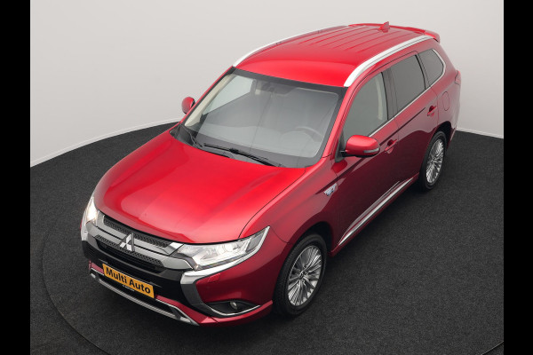 Mitsubishi Outlander 2.4 Intense Plug In Hybrid 225pk Dealer O.H PHEV | Cruise Control | Camera | Alcantara Sportstoelen Verwarmd | Keyless Entry | Navigatie | DAB |