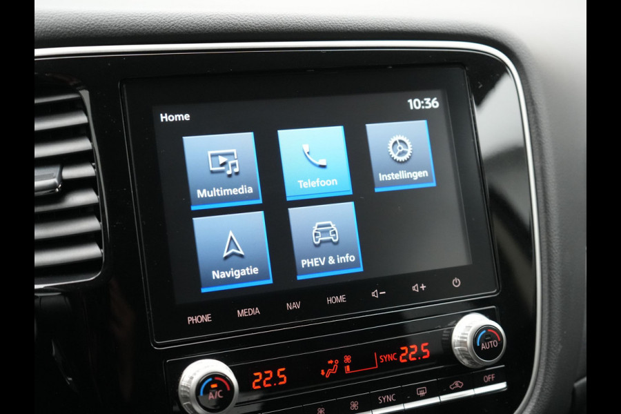 Mitsubishi Outlander 2.4 Intense Plug In Hybrid 225pk Dealer O.H PHEV | Cruise Control | Camera | Alcantara Sportstoelen Verwarmd | Keyless Entry | Navigatie | DAB |