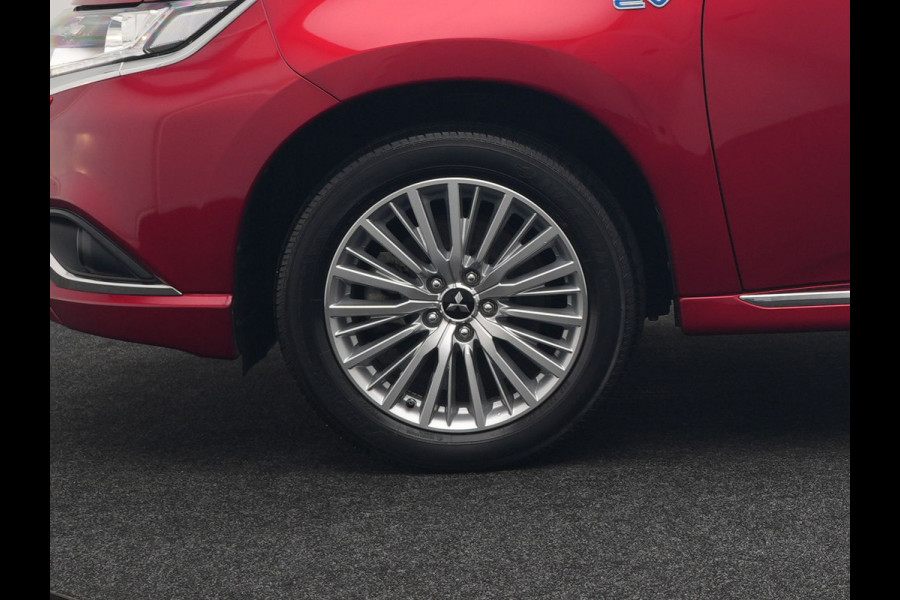 Mitsubishi Outlander 2.4 Intense Plug In Hybrid 225pk Dealer O.H PHEV | Cruise Control | Camera | Alcantara Sportstoelen Verwarmd | Keyless Entry | Navigatie | DAB |