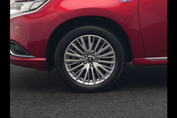 Mitsubishi Outlander 2.4 Intense Plug In Hybrid 225pk Dealer O.H PHEV | Cruise Control | Camera | Alcantara Sportstoelen Verwarmd | Keyless Entry | Navigatie | DAB |