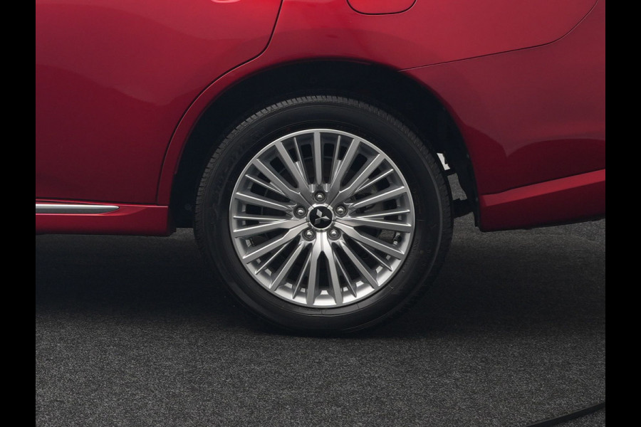 Mitsubishi Outlander 2.4 Intense Plug In Hybrid 225pk Dealer O.H PHEV | Cruise Control | Camera | Alcantara Sportstoelen Verwarmd | Keyless Entry | Navigatie | DAB |