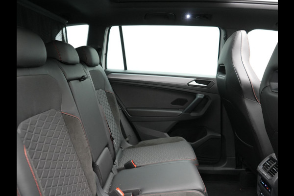 Seat Tarraco 1.4 TSI e-Hybrid FR Plug in Hybrid 245pk Dealer O.H PHEV | Panodak | 360 Camera | Adaptive Cruise | Alcantara Sportstoelen Memory & Verwarmd | Apple Carplay | Blis | Navigatie | Keyless | Stuur Verwarmd | Virtual | DAB |