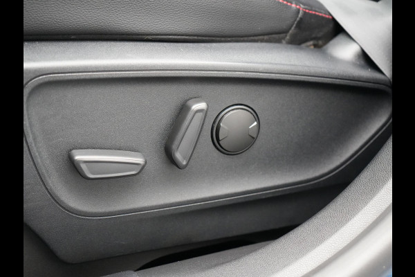 Ford Kuga 1.5 EcoBoost ST-Line X 150pk Dealer O.H | Trekhaak Af Fabriek | Panodak | Head Up | Adaptive Cruise | Bang & Olufsen Sound | Alcantara Sportstoelen Verwarmd | Camera | Stuur Verwarmd | Keyless | Navigatie | Blis | Virtual | DAB |