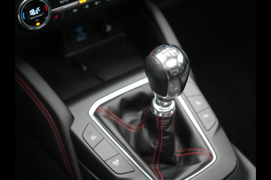 Ford Kuga 1.5 EcoBoost ST-Line X 150pk Dealer O.H | Trekhaak Af Fabriek | Panodak | Head Up | Adaptive Cruise | Bang & Olufsen Sound | Alcantara Sportstoelen Verwarmd | Camera | Stuur Verwarmd | Keyless | Navigatie | Blis | Virtual | DAB |