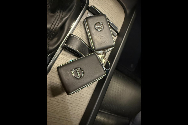 Volvo S60 2.0 T5 Intro Edition PANO/LEDER/NAVI/H-KARDON/H-UP/STOEL-M///