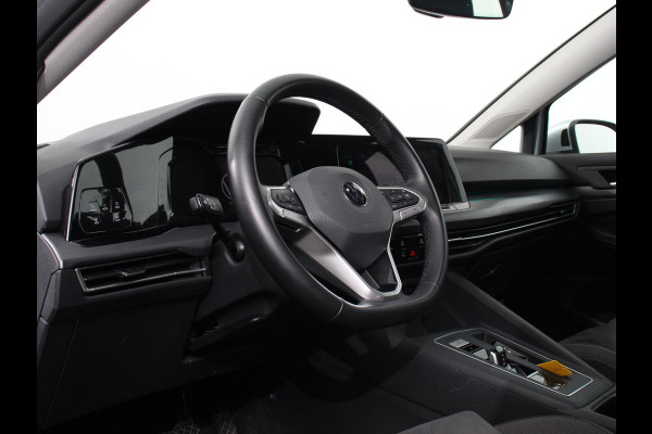 Volkswagen Golf 1.5 eTSI 150pk DSG Style Navigatie Apple Carplay/Android Auto Parkeersensoren Adaptive Cruise Control Blind Spot Assist Camera Stoel- en stuurverwarming Ledverlichting Virtual Cockpit Lane Assist Climatronic