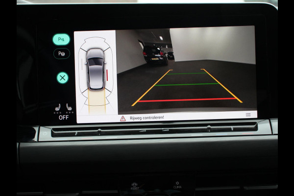 Volkswagen Golf 1.5 eTSI 150pk DSG Style Navigatie Apple Carplay/Android Auto Parkeersensoren Adaptive Cruise Control Blind Spot Assist Camera Stoel- en stuurverwarming Ledverlichting Virtual Cockpit Lane Assist Climatronic
