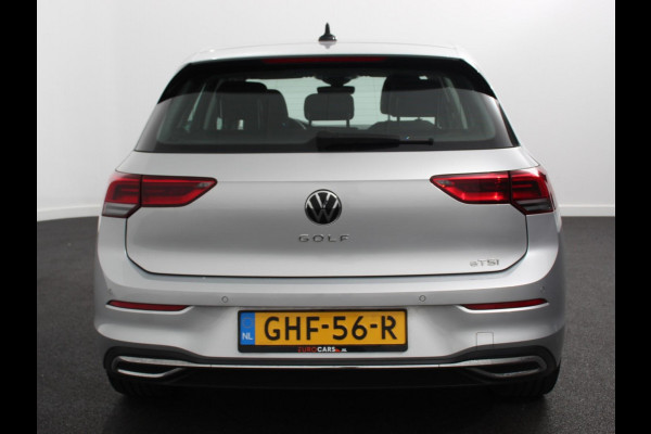 Volkswagen Golf 1.5 eTSI 150pk DSG Style Navigatie Apple Carplay/Android Auto Parkeersensoren Adaptive Cruise Control Blind Spot Assist Camera Stoel- en stuurverwarming Ledverlichting Virtual Cockpit Lane Assist Climatronic