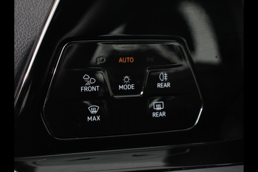 Volkswagen Golf 1.5 eTSI 150pk DSG Style Navigatie Apple Carplay/Android Auto Parkeersensoren Adaptive Cruise Control Blind Spot Assist Camera Stoel- en stuurverwarming Ledverlichting Virtual Cockpit Lane Assist Climatronic