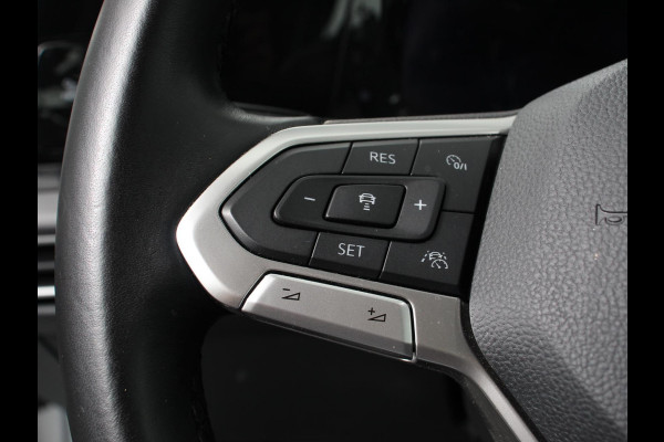 Volkswagen Golf 1.5 eTSI 150pk DSG Style Navigatie Apple Carplay/Android Auto Parkeersensoren Adaptive Cruise Control Blind Spot Assist Camera Stoel- en stuurverwarming Ledverlichting Virtual Cockpit Lane Assist Climatronic