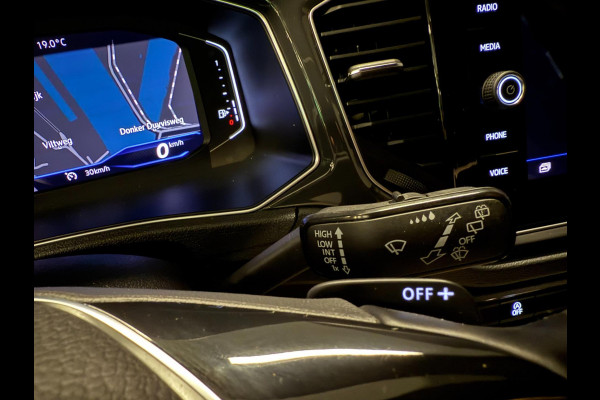 Volkswagen T-Roc 2.0 TSI 4Motion Sport PANO/V-COCKPIT/LED/DAB/CARPLAY/ECC/PDC/CRUISE///