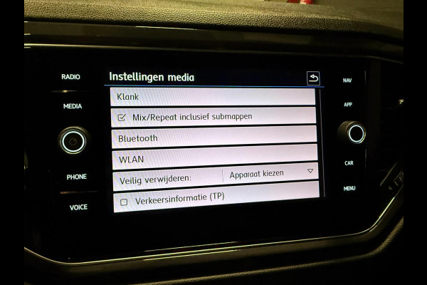 Volkswagen T-Roc 2.0 TSI 4Motion Sport PANO/V-COCKPIT/LED/DAB/CARPLAY/ECC/PDC/CRUISE///