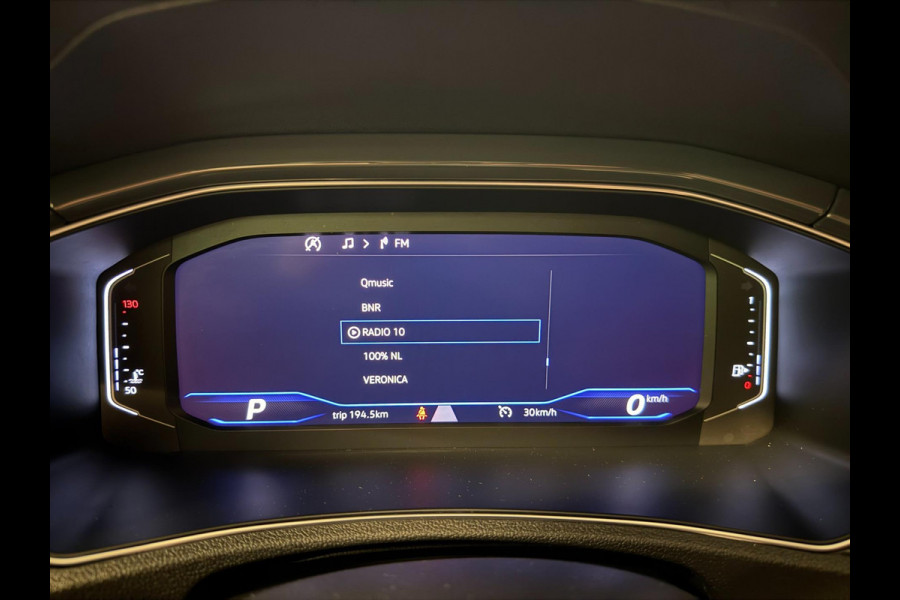 Volkswagen T-Roc 2.0 TSI 4Motion Sport PANO/V-COCKPIT/LED/DAB/CARPLAY/ECC/PDC/CRUISE///