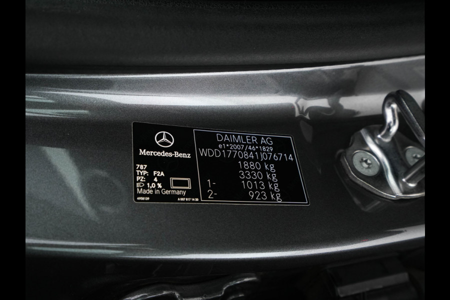 Mercedes-Benz A-Klasse 180 Advantage Style-Pack (INCL-BTW) Aut. *WIDESCREEN-DIGI-COCKPIT | LEATHER-MICROFIBRE | CAMERA | NAVI-FULLMAP | ECC | PDC | CRUISE | CARPLAY | HEATED-SPORTSEATS | CARBON-INLAY | DAB | SHIFT-PADDLES | 16"ALU*