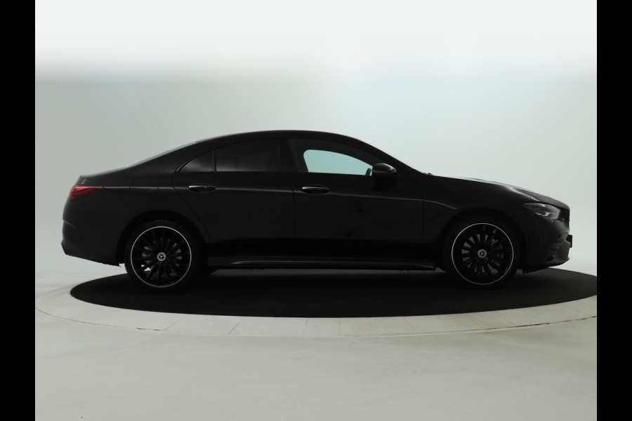 Mercedes-Benz CLA-Klasse 250 e AMG Line AMG Line | Night Pakket | 19 Inch AMG Velgen | Memory voorstoelen | Dodehoekassist | Sfeerverlichting. Inclusief 48 maanden MB Certified garantie voor Europa.