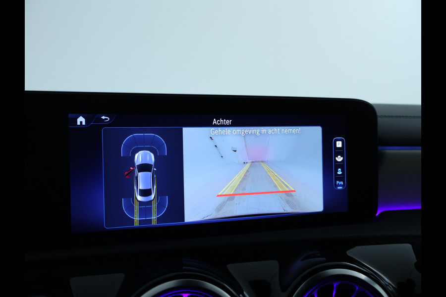 Mercedes-Benz CLA-Klasse 250 e AMG Line AMG Line | Night Pakket | 19 Inch AMG Velgen | Memory voorstoelen | Dodehoekassist | Sfeerverlichting. Inclusief 48 maanden MB Certified garantie voor Europa.