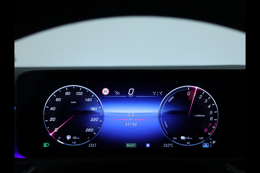Mercedes-Benz CLA-Klasse 250 e AMG Line AMG Line | Night Pakket | 19 Inch AMG Velgen | Memory voorstoelen | Dodehoekassist | Sfeerverlichting. Inclusief 48 maanden MB Certified garantie voor Europa.