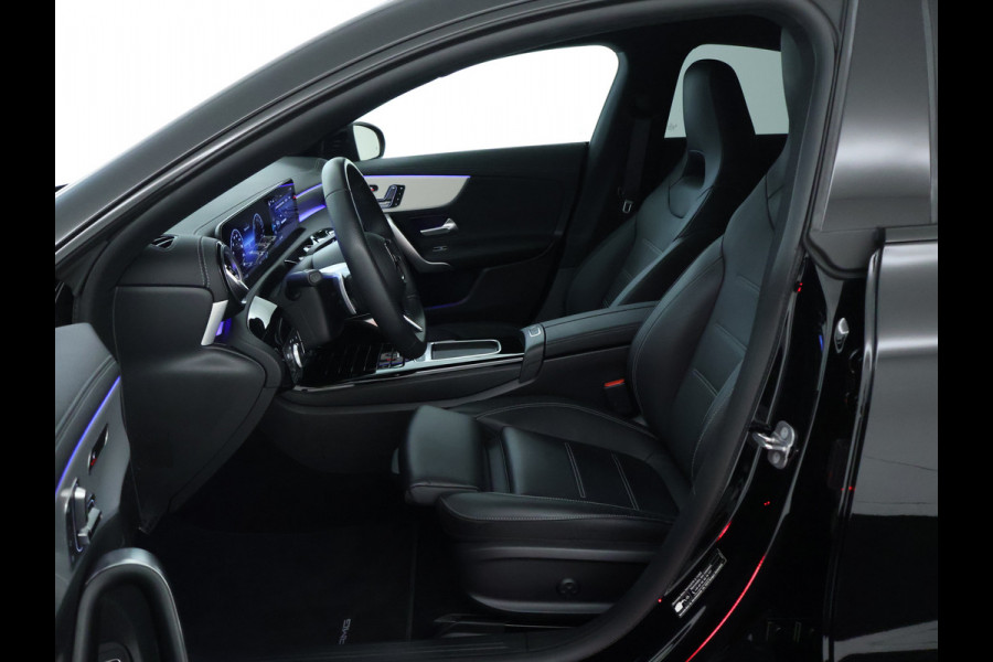 Mercedes-Benz CLA-Klasse 250 e AMG Line AMG Line | Night Pakket | 19 Inch AMG Velgen | Memory voorstoelen | Dodehoekassist | Sfeerverlichting. Inclusief 48 maanden MB Certified garantie voor Europa.