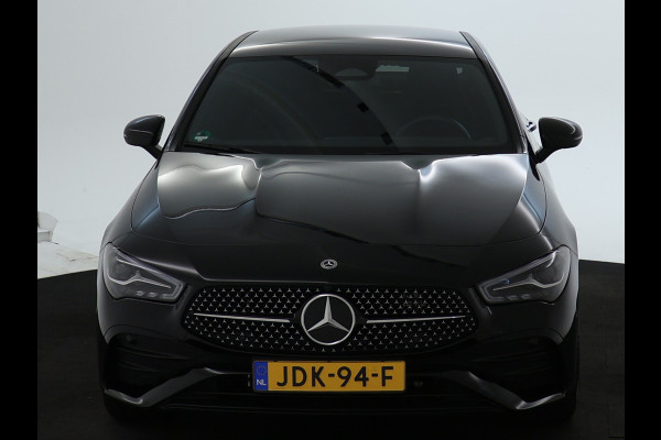 Mercedes-Benz CLA-Klasse 250 e AMG Line AMG Line | Night Pakket | 19 Inch AMG Velgen | Memory voorstoelen | Dodehoekassist | Sfeerverlichting. Inclusief 48 maanden MB Certified garantie voor Europa.