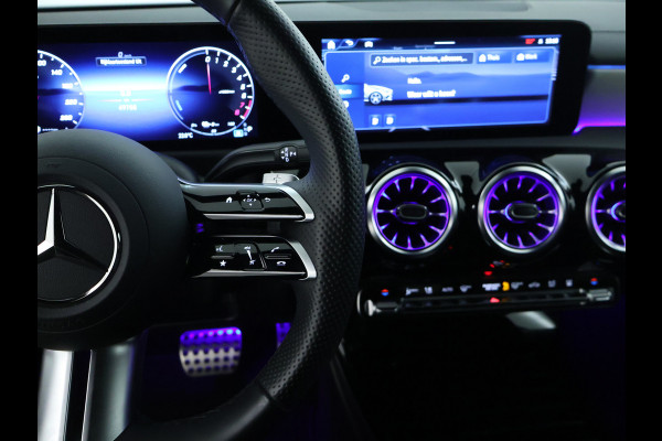 Mercedes-Benz CLA-Klasse 250 e AMG Line AMG Line | Night Pakket | 19 Inch AMG Velgen | Memory voorstoelen | Dodehoekassist | Sfeerverlichting. Inclusief 48 maanden MB Certified garantie voor Europa.